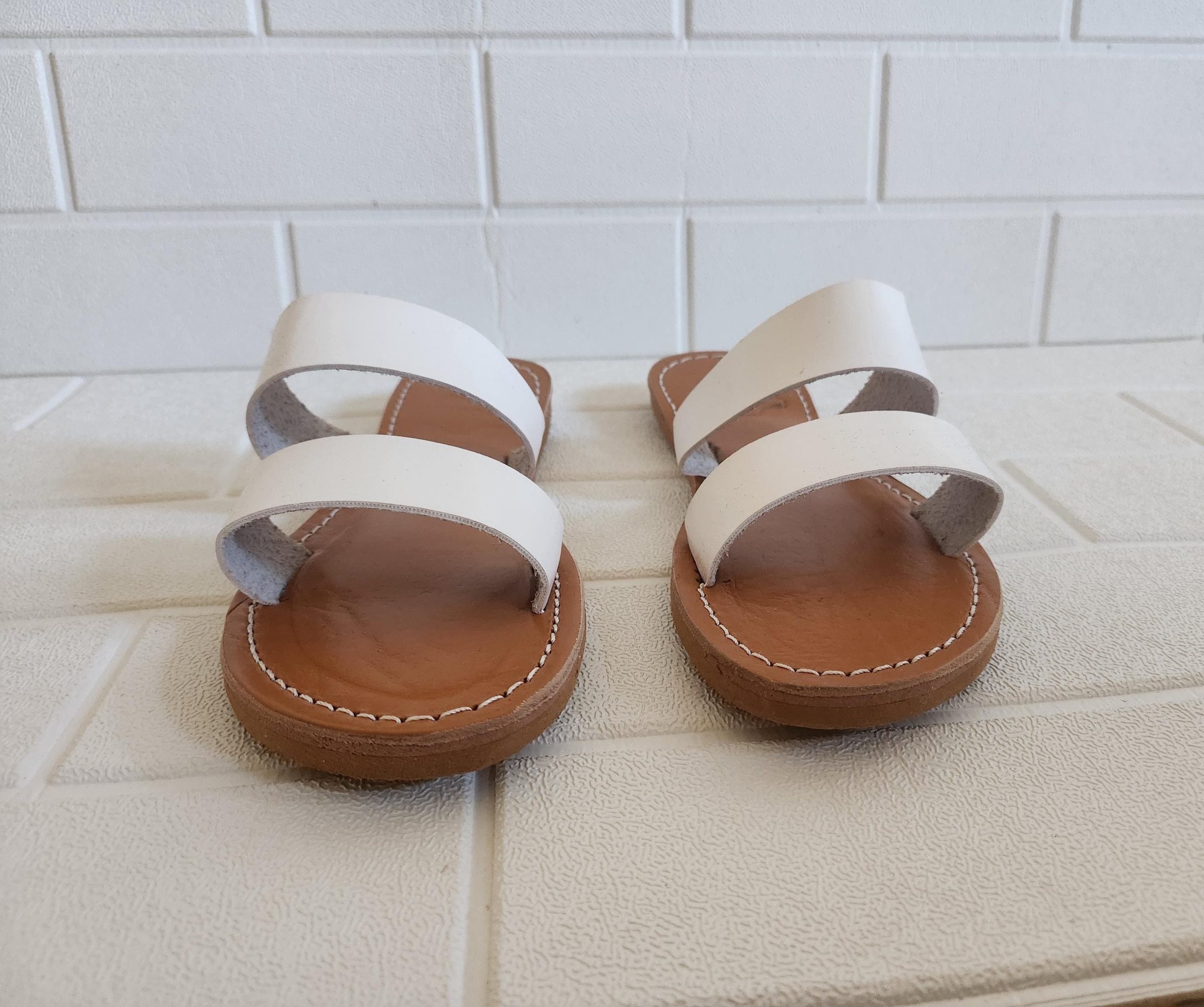 Handmade White Leather Sandals For Women – Moroccan Double Strap Summer Flats – Minimalist Boho Beach Shoes – Comfy Flat Slides –