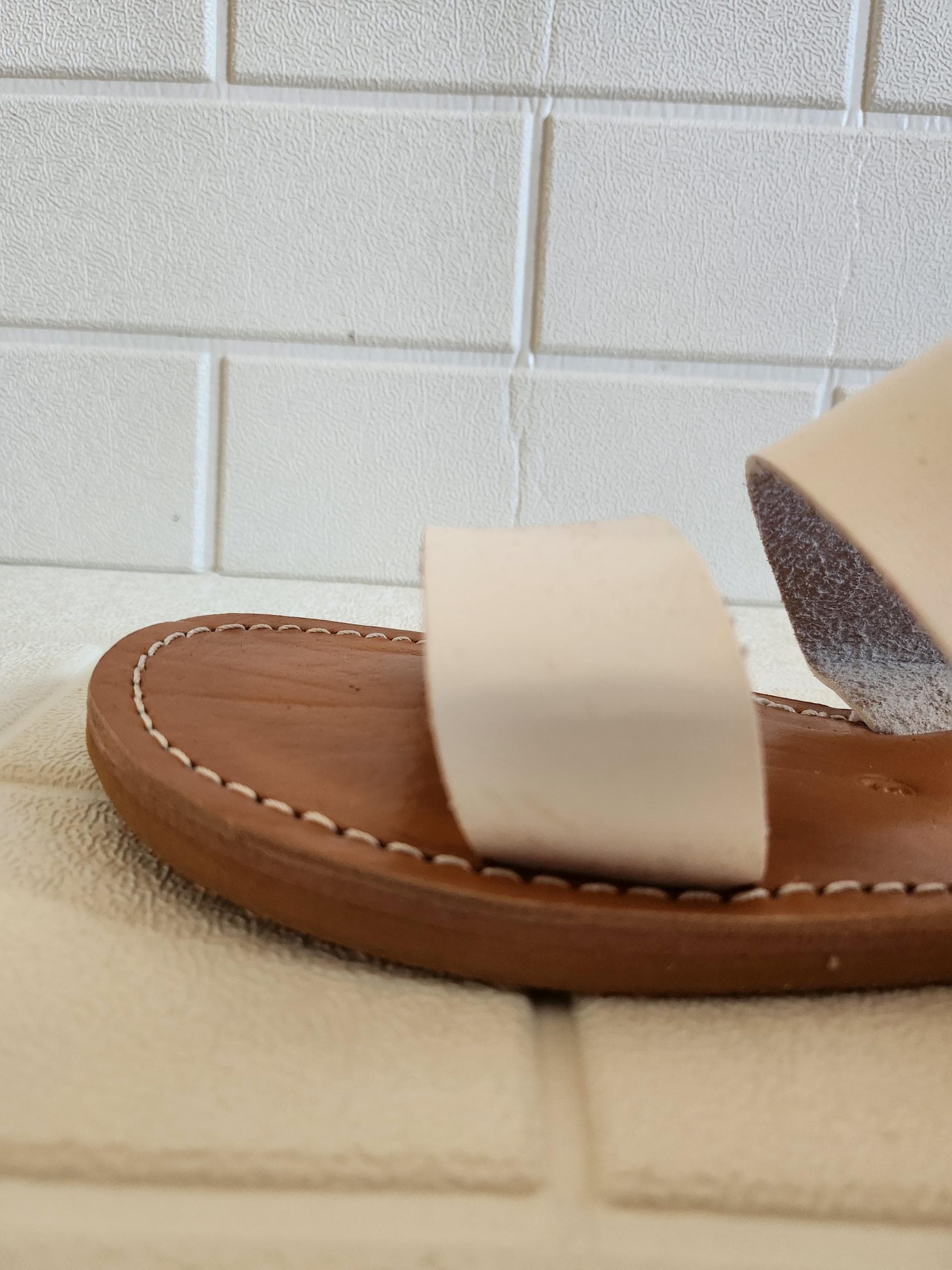 Handmade White Leather Sandals For Women – Moroccan Double Strap Summer Flats – Minimalist Boho Beach Shoes – Comfy Flat Slides –