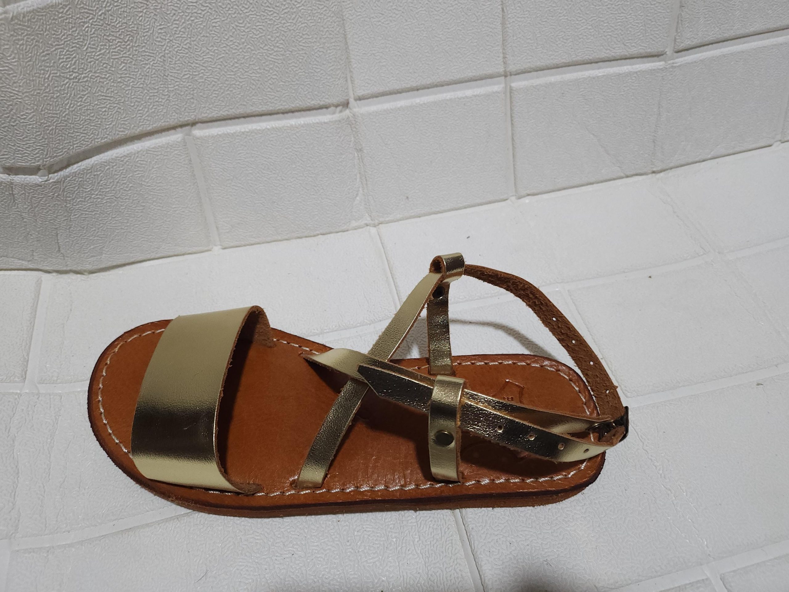 Gold Leather Moroccan Sandals – Handmade Summer Shoes For Women – Crisscross Flat Sandals With Ankle Strap – Boho Chic Comfy Slides –