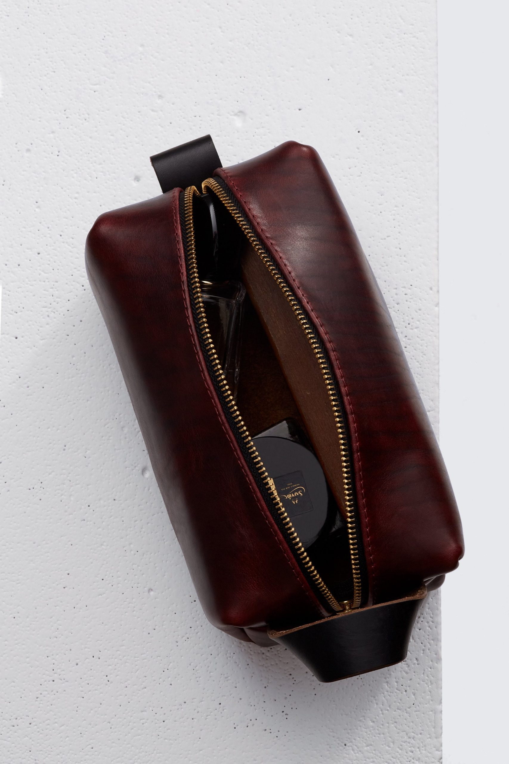Leather Dopp Kit Bag In Horween Burgundy Chromexcel